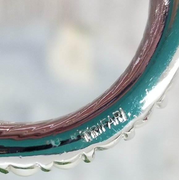 Vintage Crown Trifari Faux Pearl Brooch - Picture 3 of 7